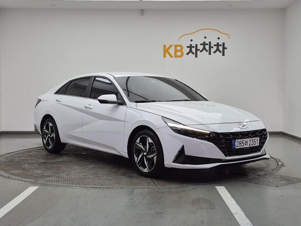 HYUNDAI Avante - Vista 2