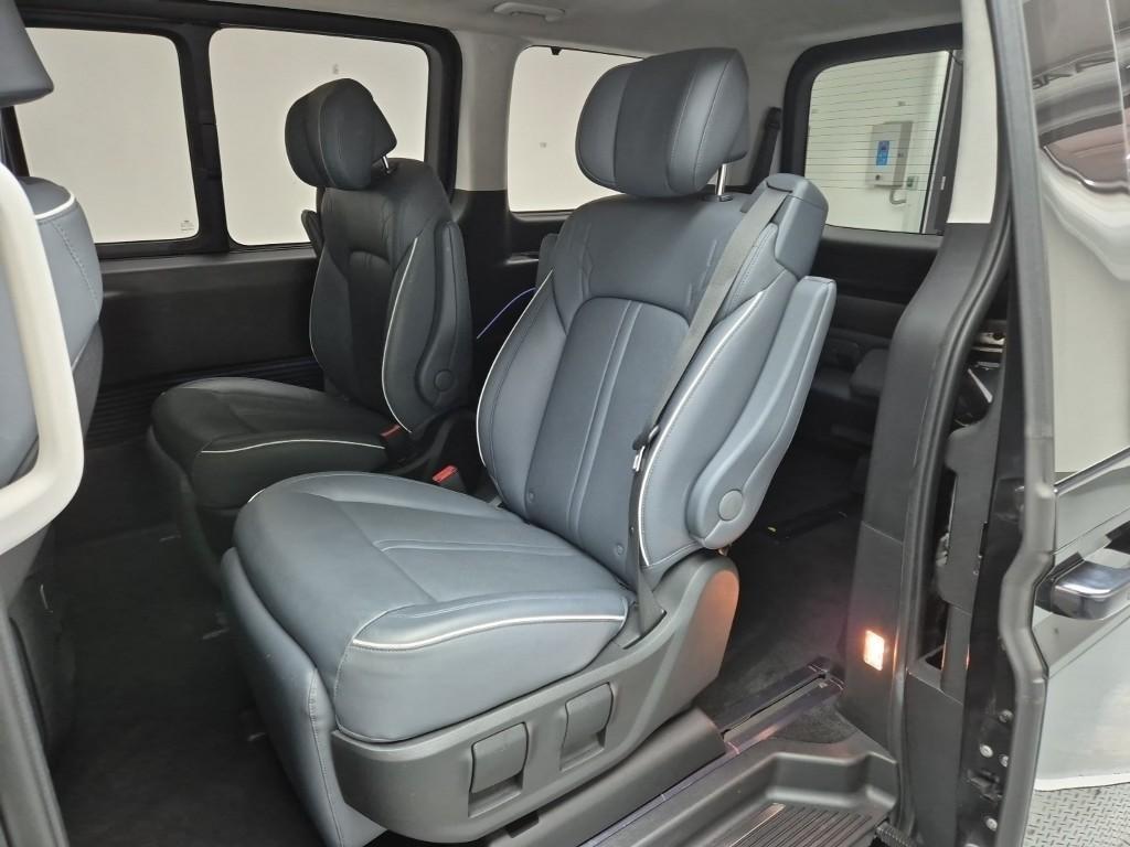 HYUNDAI Staria - Vista 12
