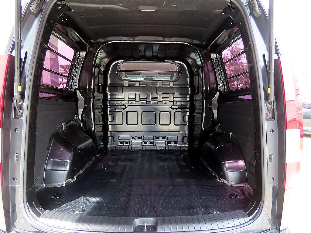HYUNDAI Staria 2022 Negro - Importación desde Corea - HF Imports Iquique - Foto 18