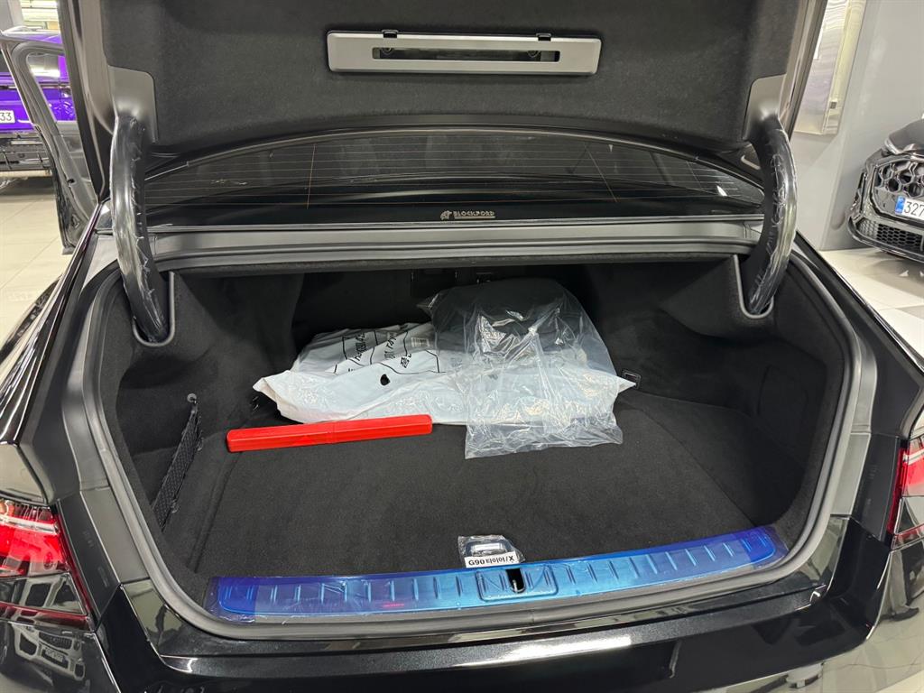 Genesis G90 2026 Negro - Importación desde Corea - HF Imports Iquique - Foto 17