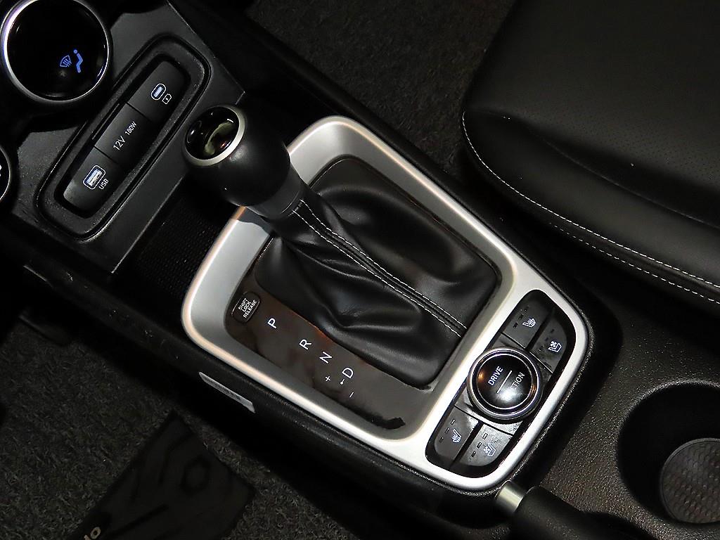 HYUNDAI Venue - Vista 12