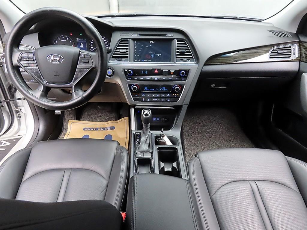 HYUNDAI Sonata - Vista 7