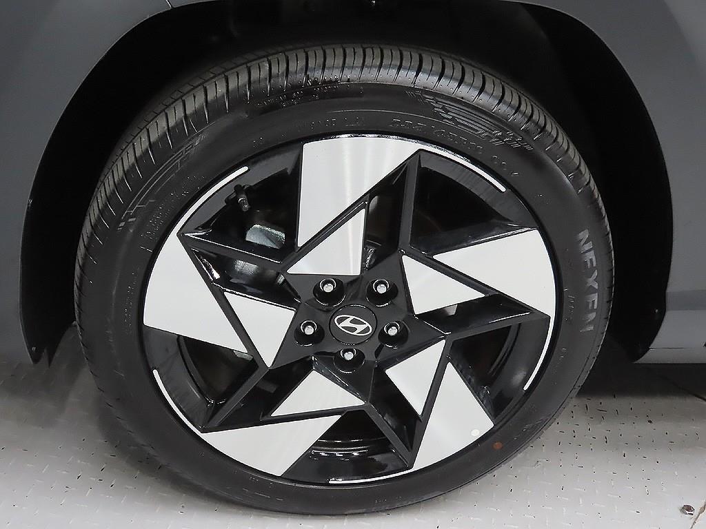 HYUNDAI Kona - Vista 9