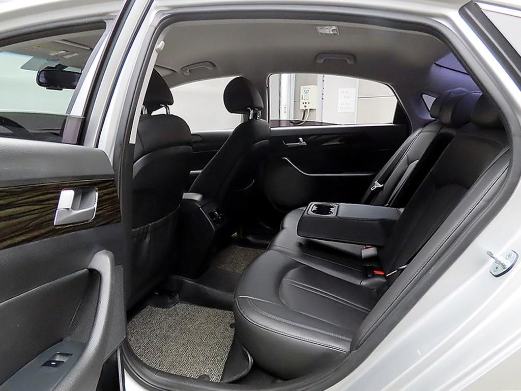 HYUNDAI Sonata - Vista 6