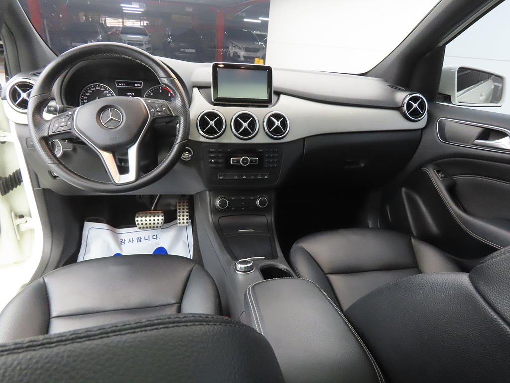 Mercedes Benz B Class (MY B) - Vista 7