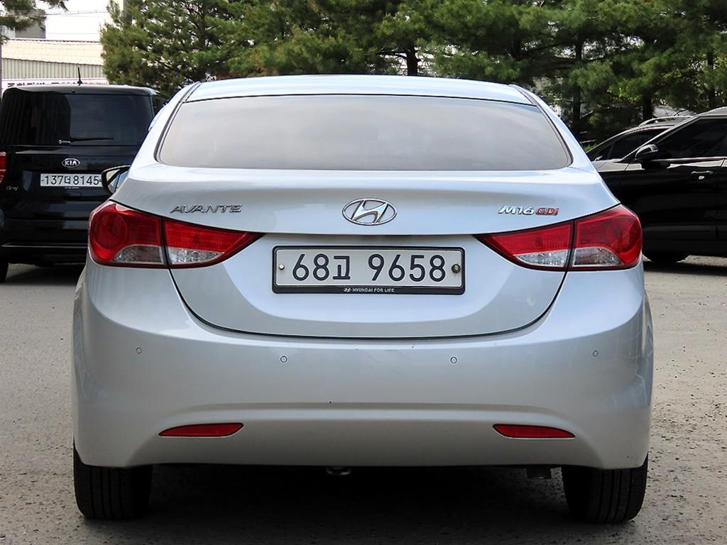 HYUNDAI Avante - Vista 4
