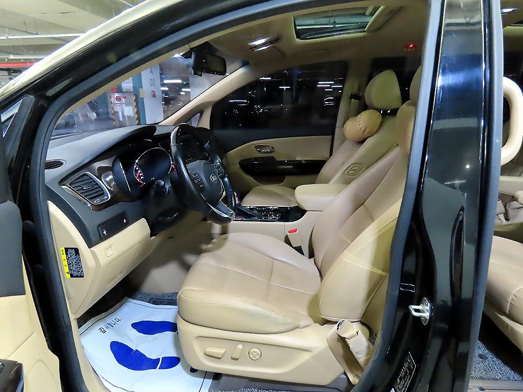 KIA Carnival - Vista 6