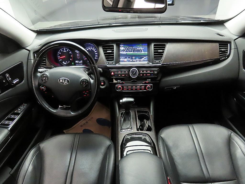 KIA K9 - Vista 8