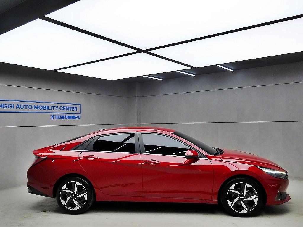 HYUNDAI Avante - Vista 2