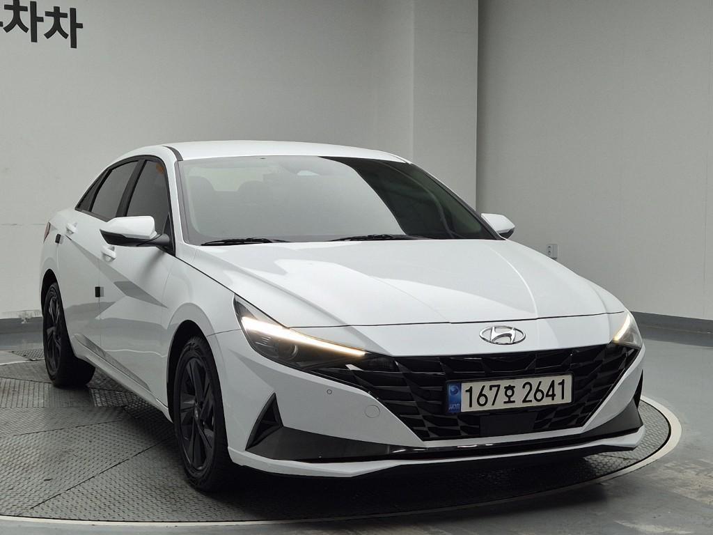 HYUNDAI Avante - Vista 4
