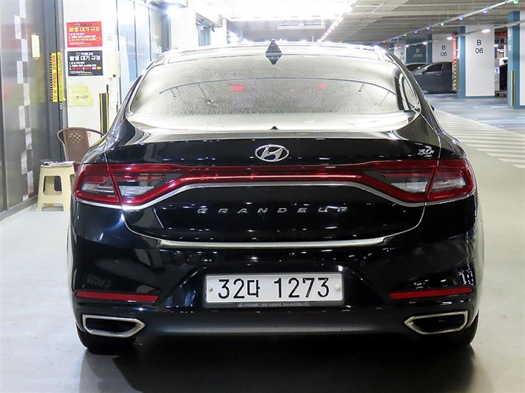 HYUNDAI Grandeur - Vista 5