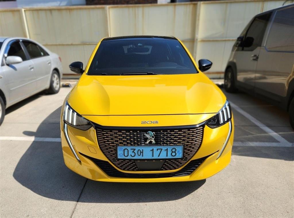 Peugeot 208 2021 Amarillo - Importación desde Corea - HF Imports Iquique - Foto 1