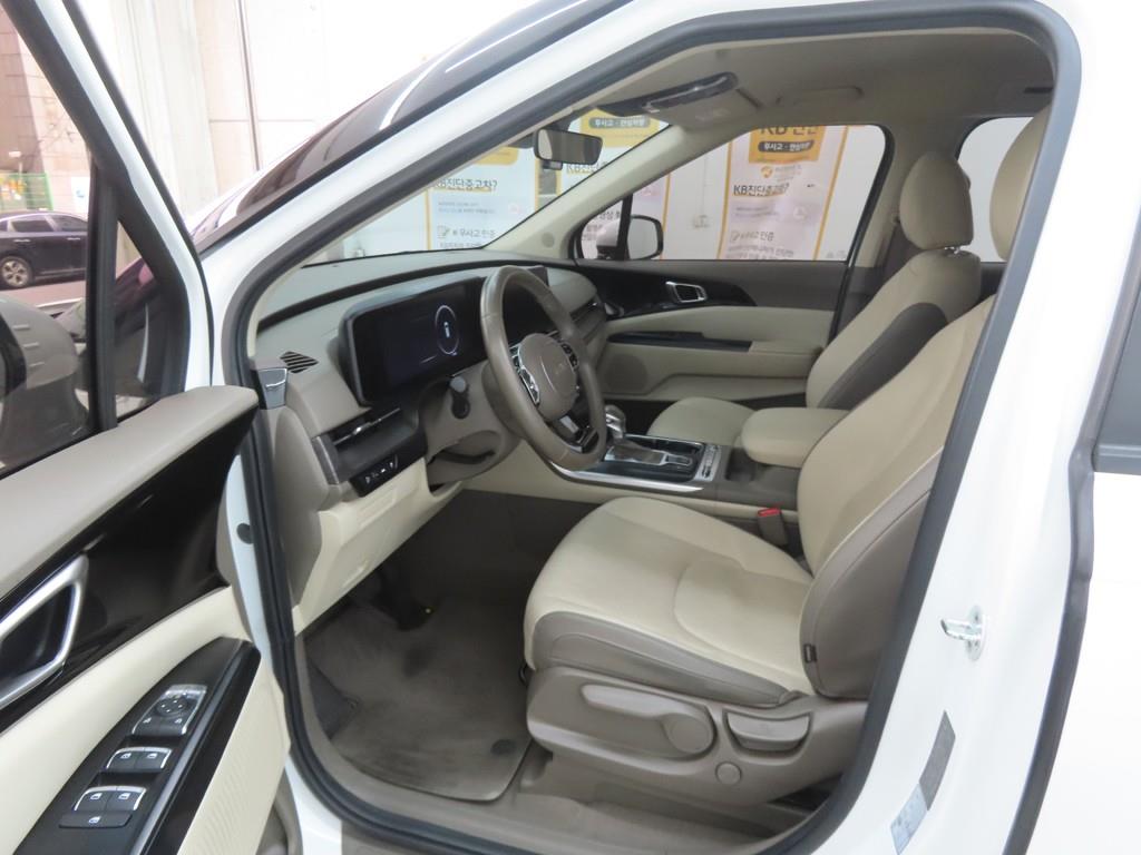 KIA Carnival - Vista 5