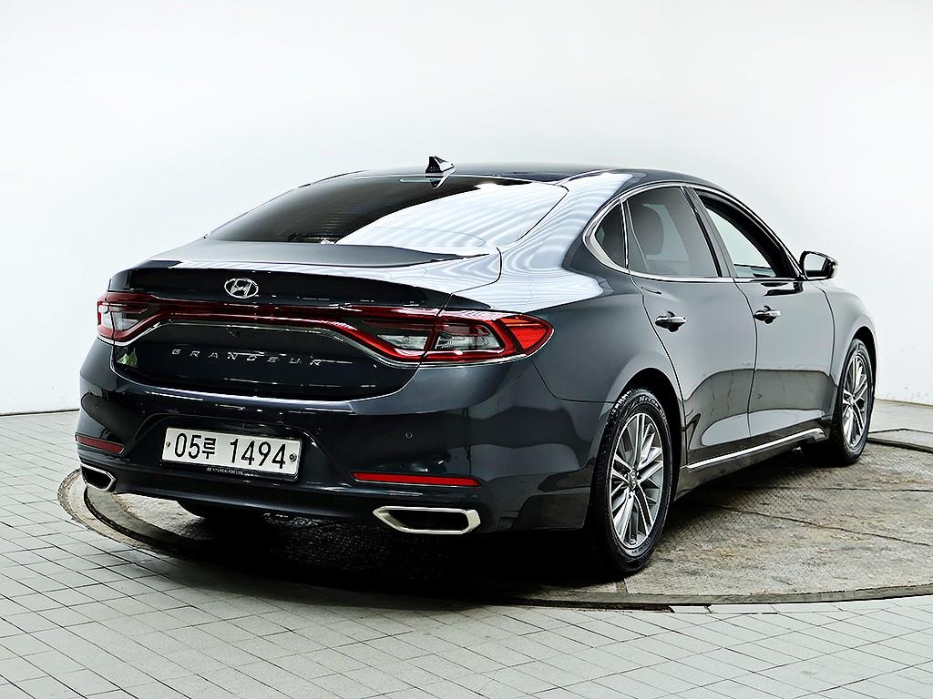 HYUNDAI Grandeur - Vista 7