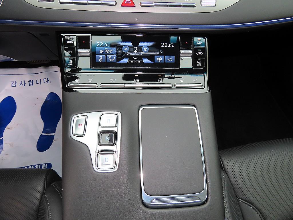 HYUNDAI Grandeur - Vista 10