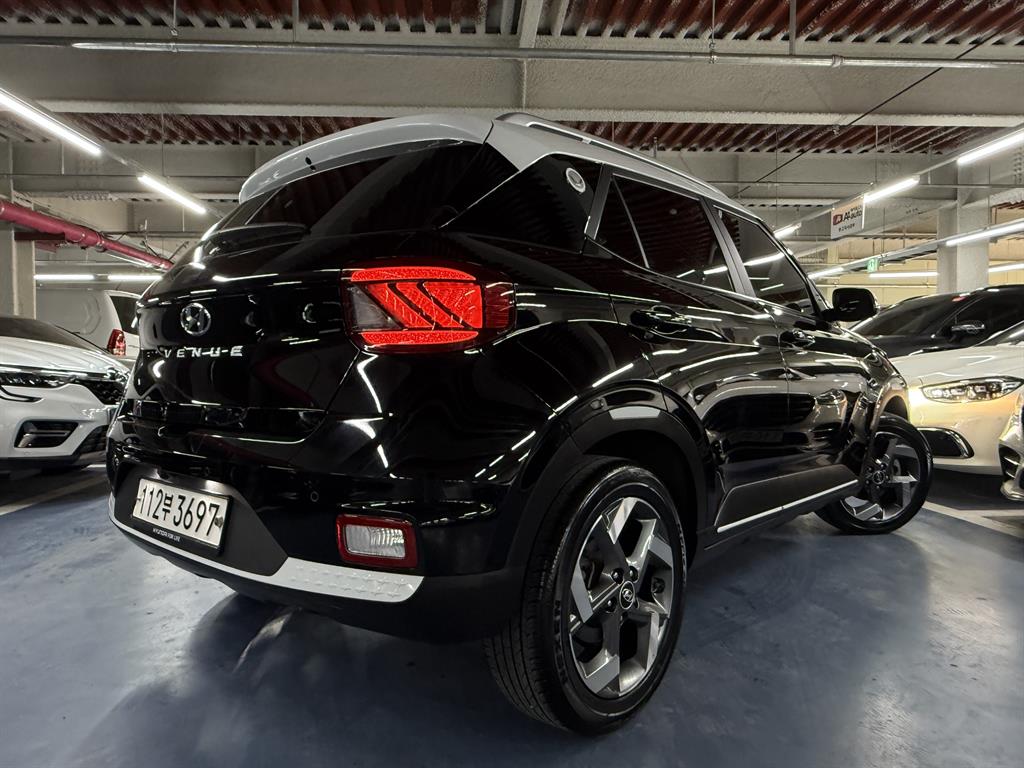 HYUNDAI Venue - Vista 3