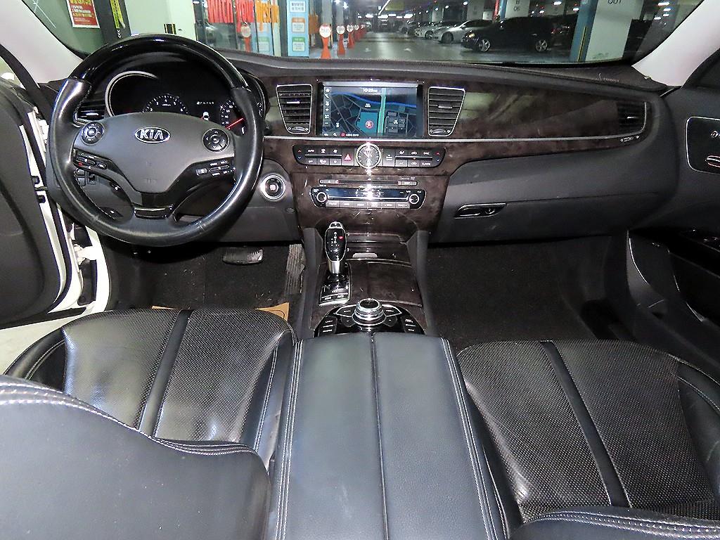 KIA K9 - Vista 10