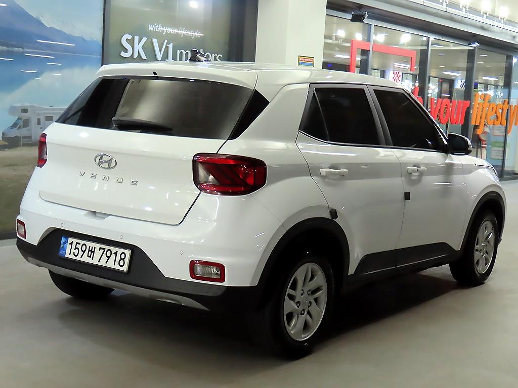 HYUNDAI Venue - Vista 4