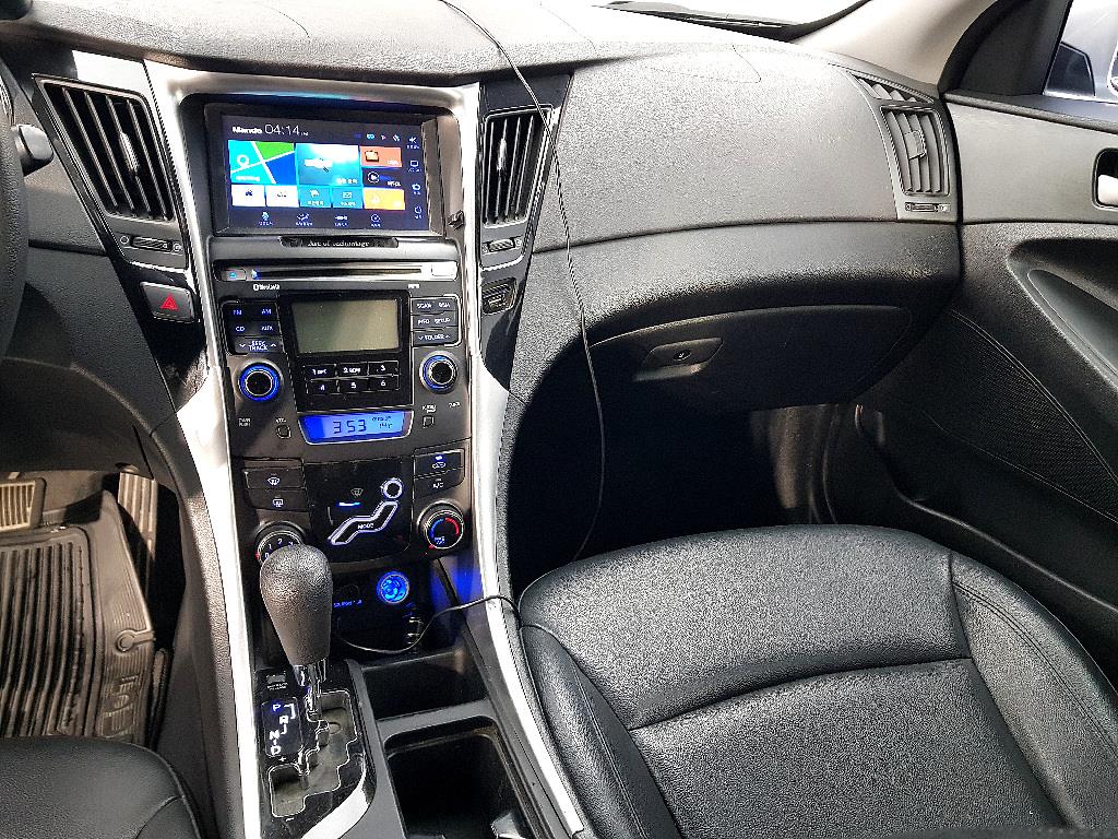 HYUNDAI Sonata - Vista 10