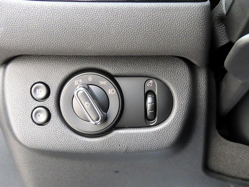 Mini Clubman - Vista 11