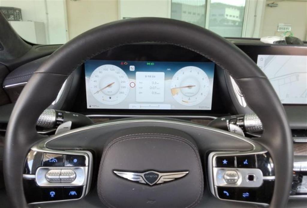 Genesis G90 - Vista 3