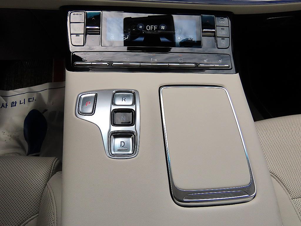 HYUNDAI Grandeur - Vista 11