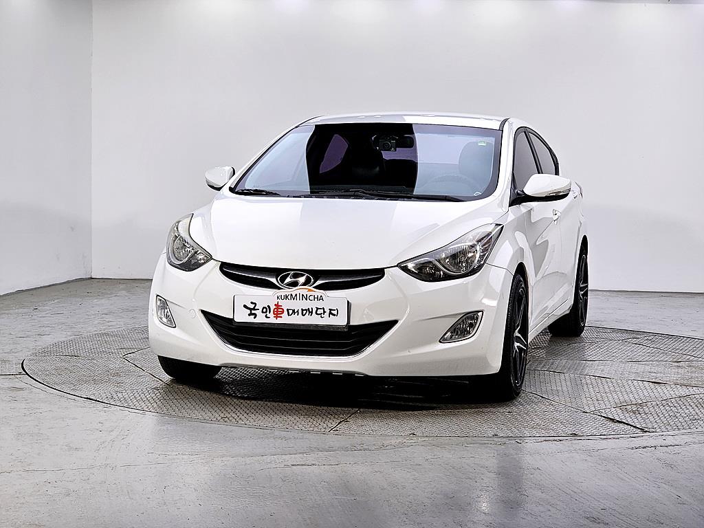 HYUNDAI Avante - Vista 2