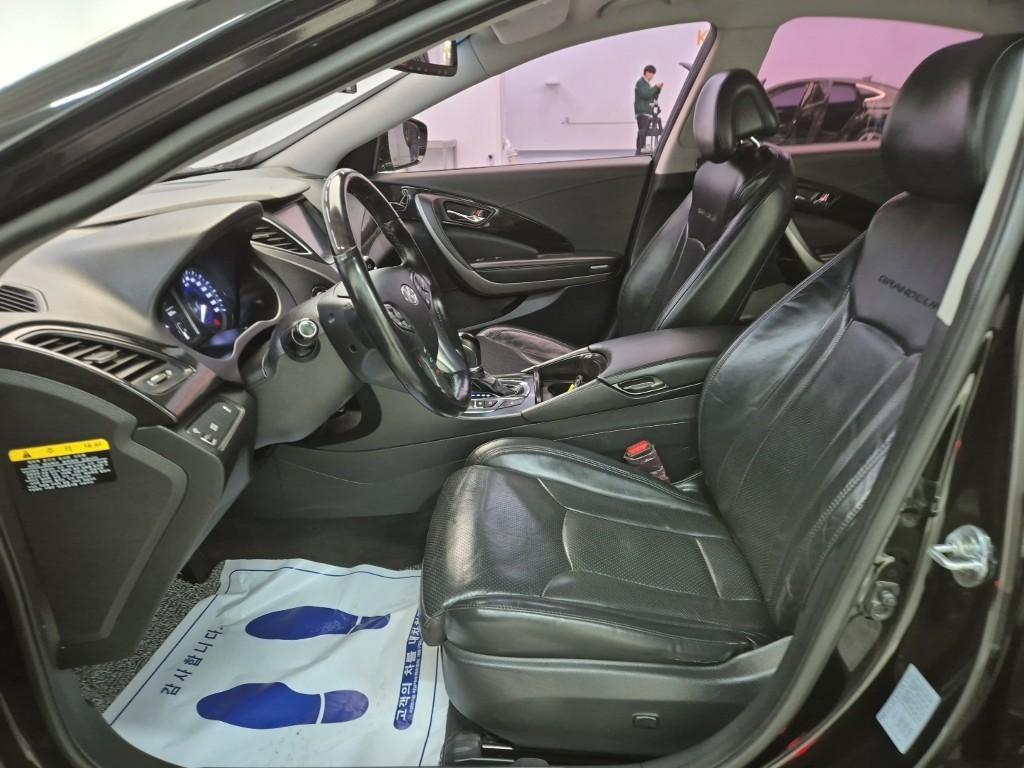 HYUNDAI Grandeur - Vista 6