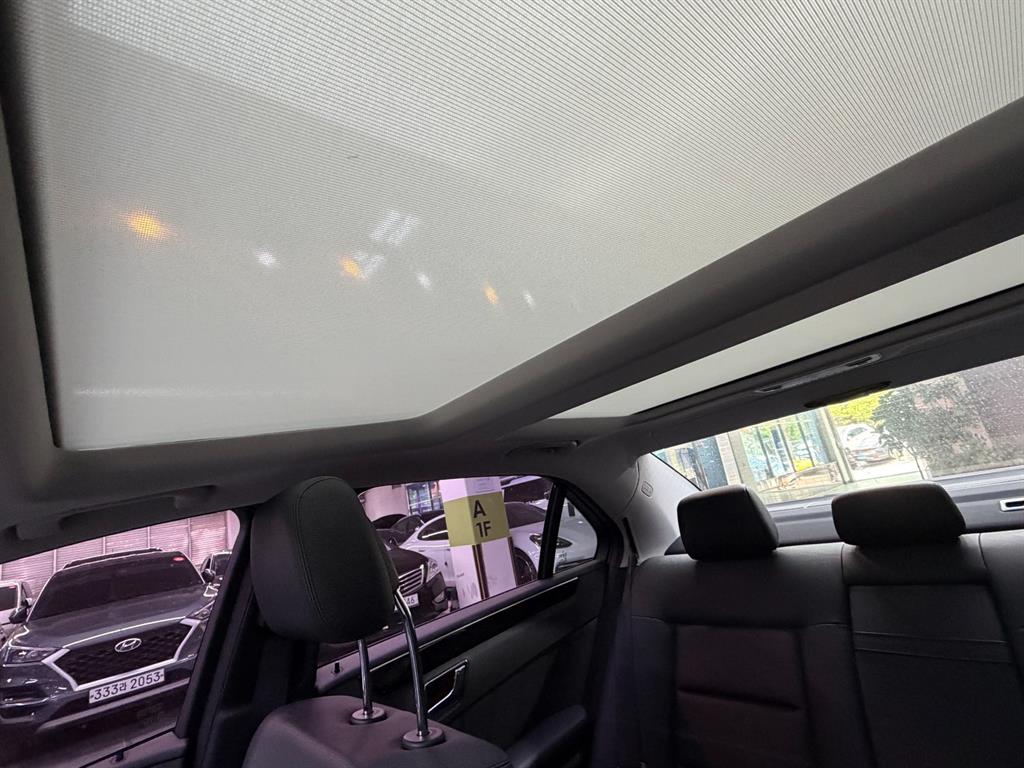 Mercedes Benz E class 2011 Negro - Importación desde Corea - HF Imports Iquique - Foto 19