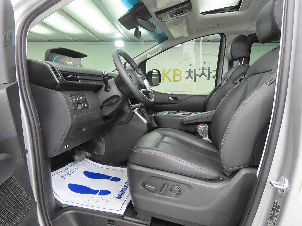 HYUNDAI Staria - Vista 5