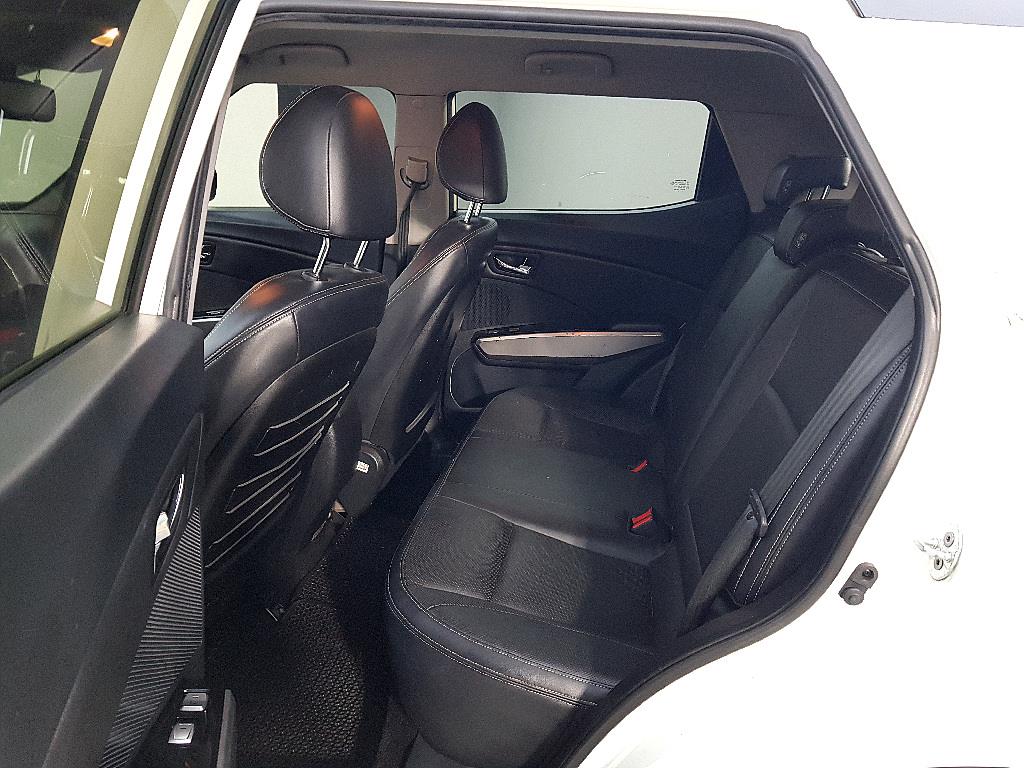 Ssangyong Tivoli - Vista 9