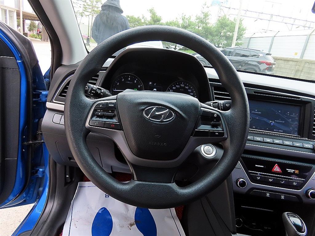 HYUNDAI Avante - Vista 8