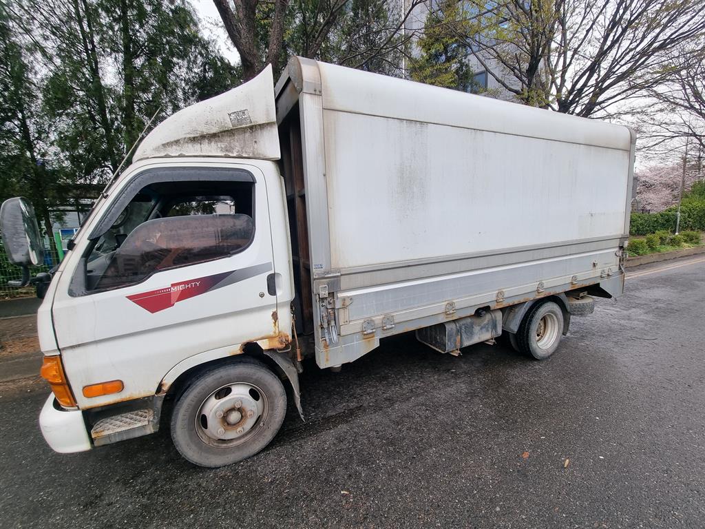medium and large cargo truck - Vista 7