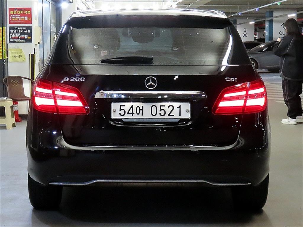 Mercedes Benz B Class (MY B) - Vista 5