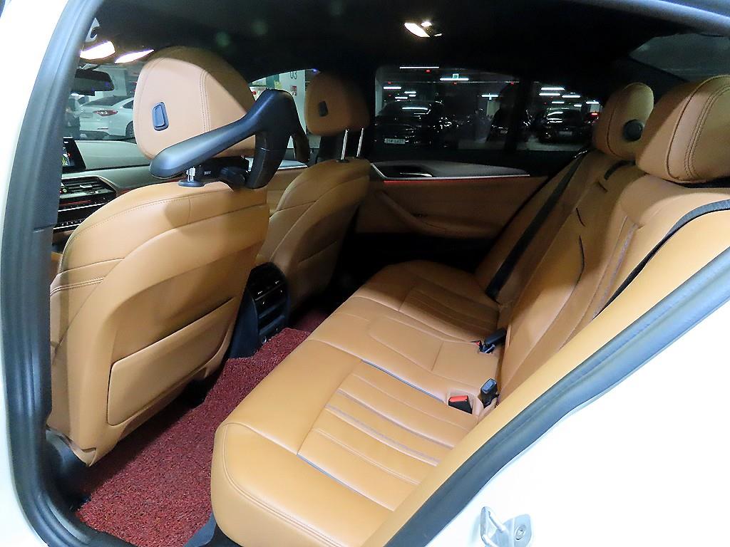 BMW 5 Series - Vista 7
