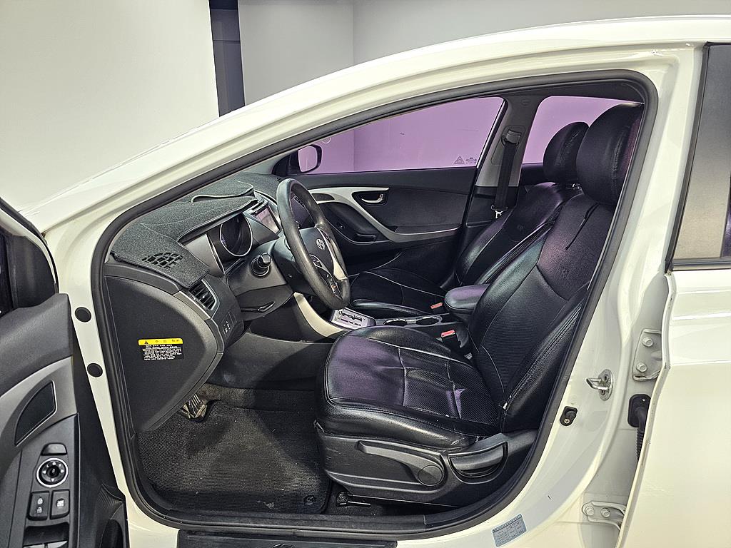 HYUNDAI Avante - Vista 8