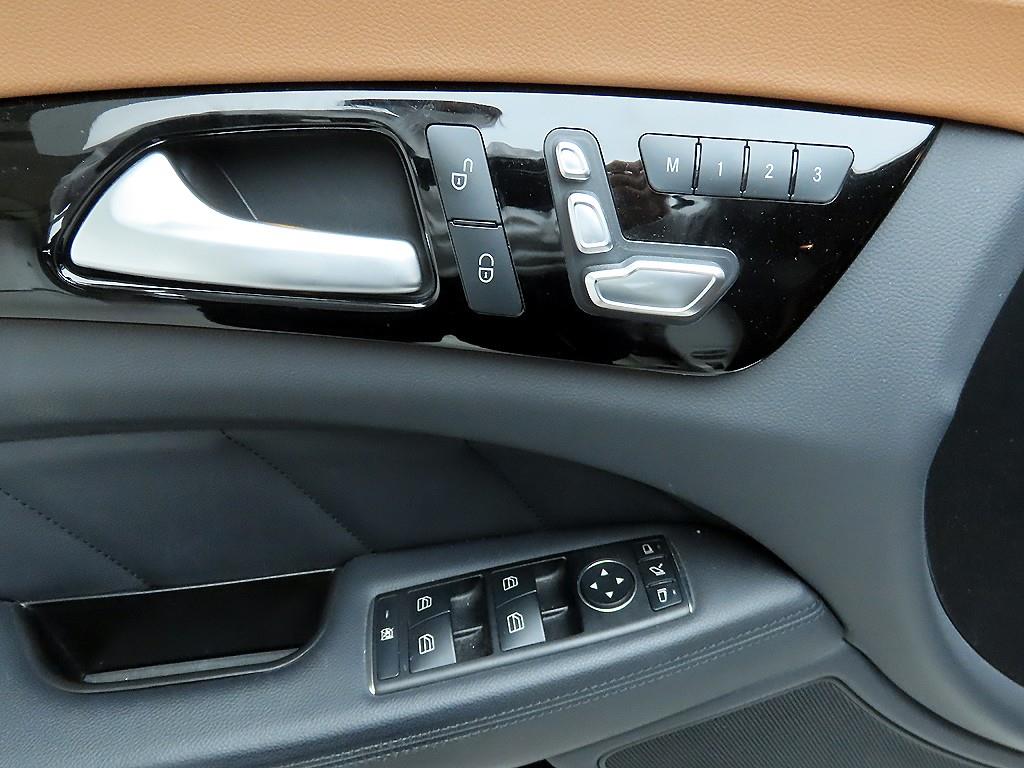 Mercedes Benz CLS Class - Vista 11