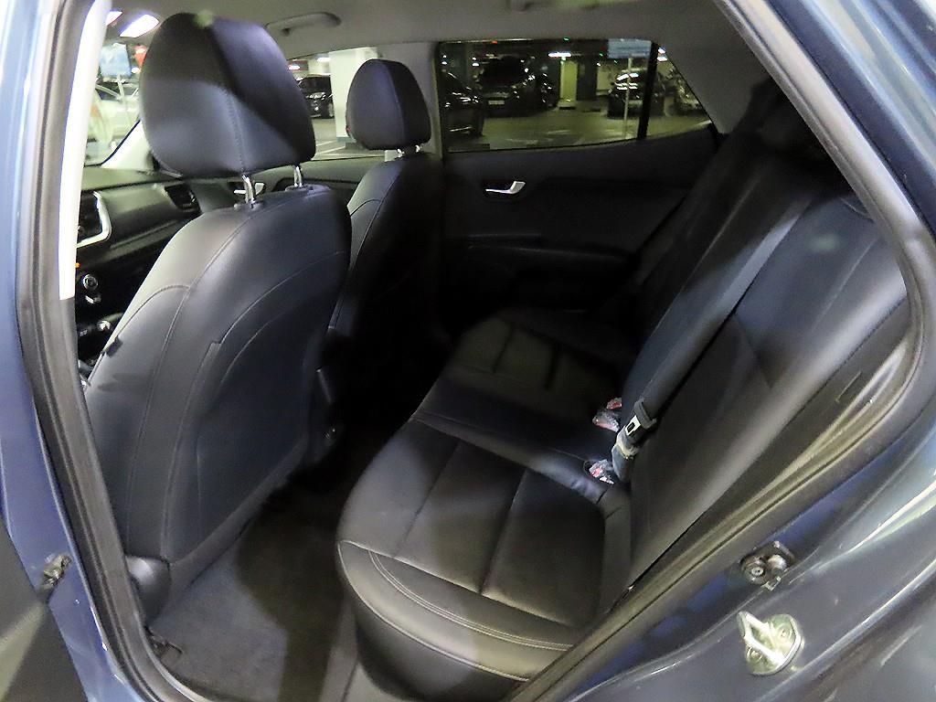 KIA Stonic - Vista 7