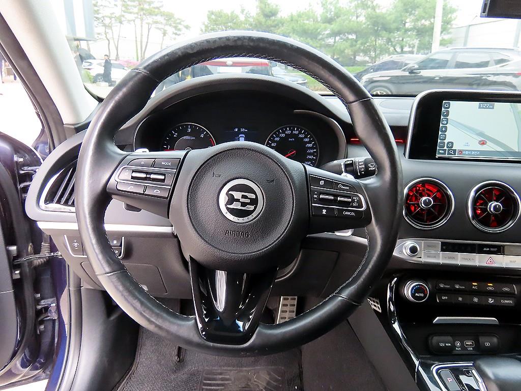 KIA Stinger - Vista 8