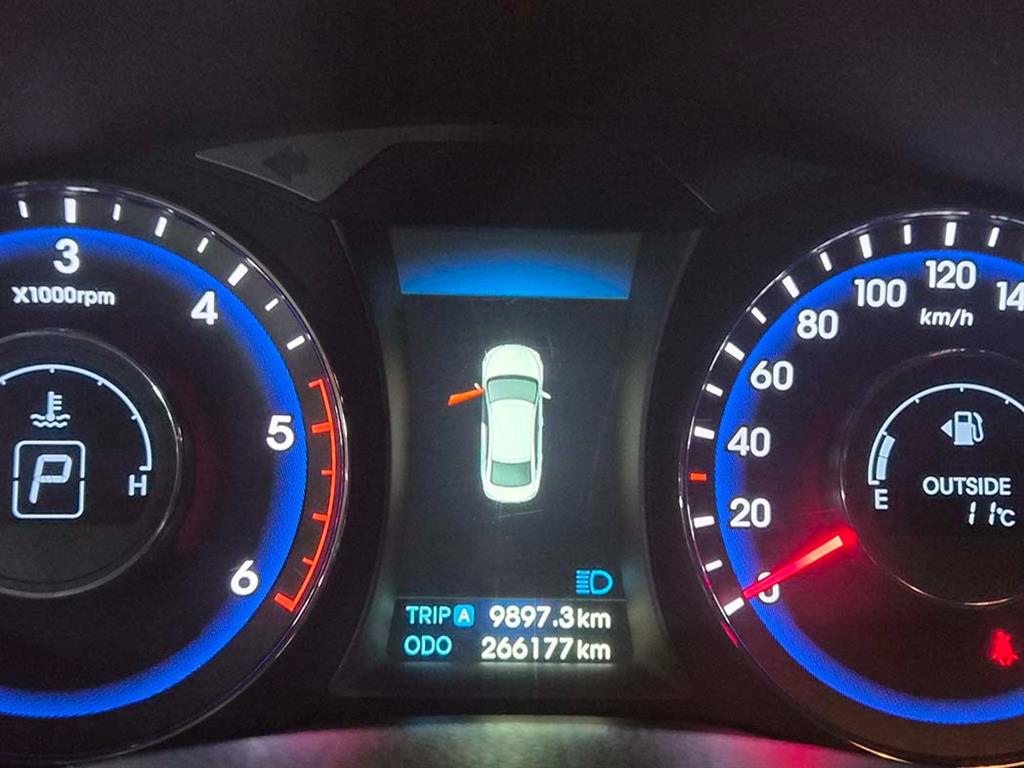 HYUNDAI i40 - Vista 9