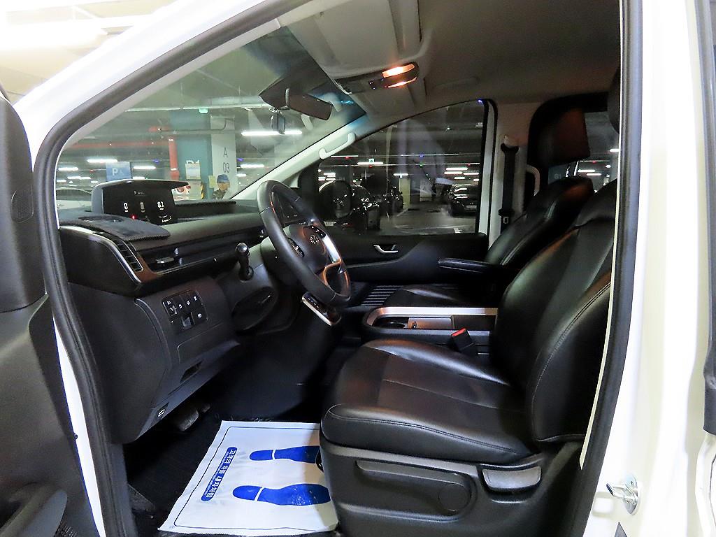 HYUNDAI Staria - Vista 6