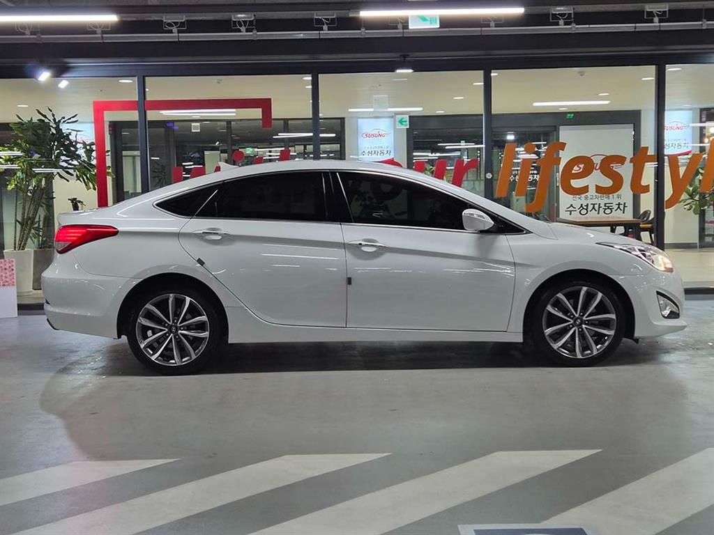 HYUNDAI i40 - Vista 3