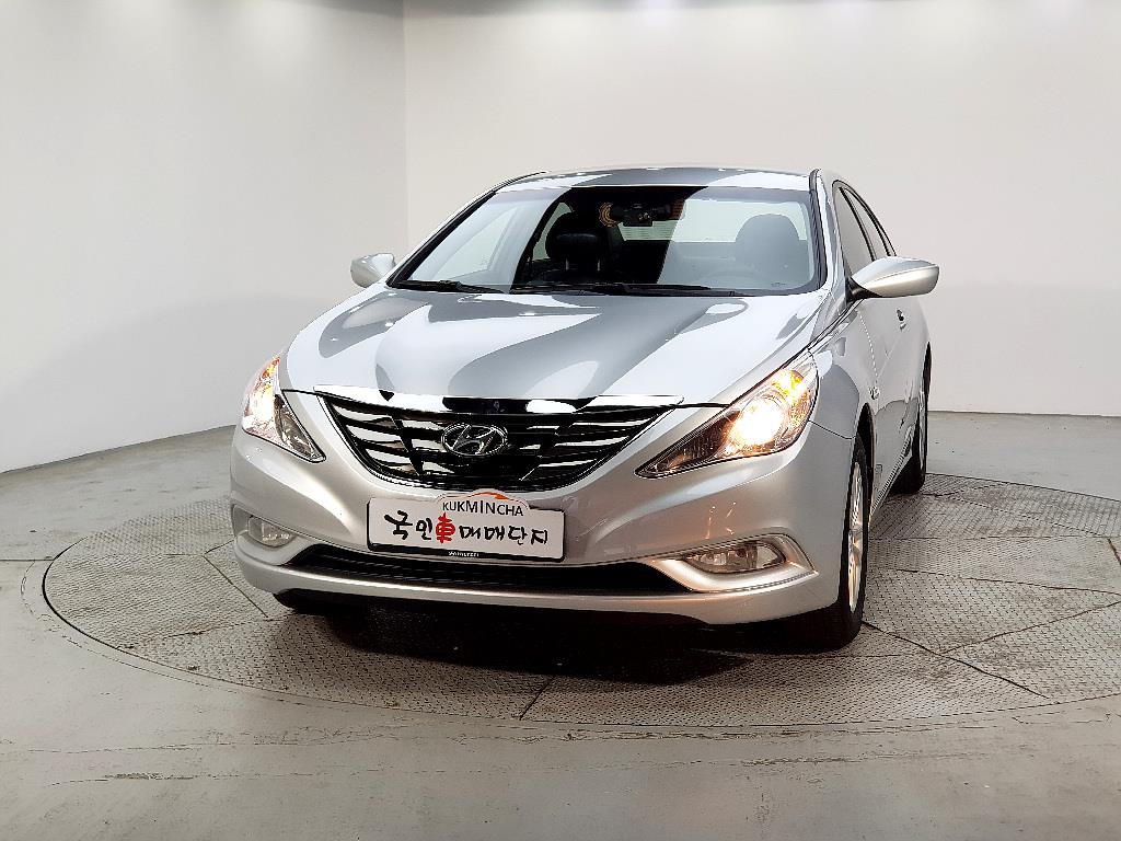 HYUNDAI Sonata - Vista 2