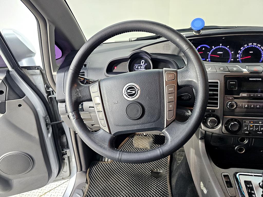 Ssangyong Korando - Vista 12