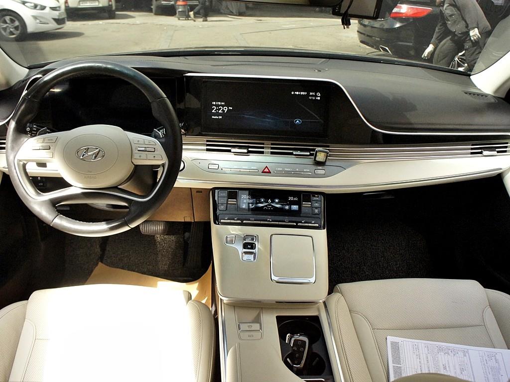 HYUNDAI Grandeur - Vista 12