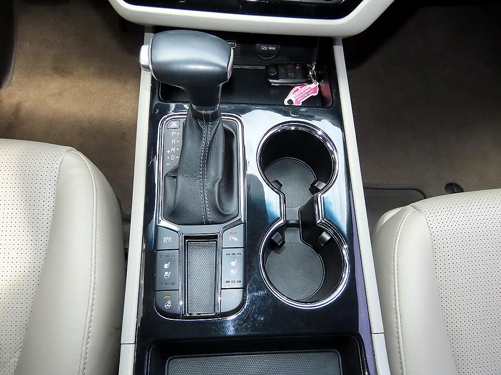 KIA Carnival - Vista 11