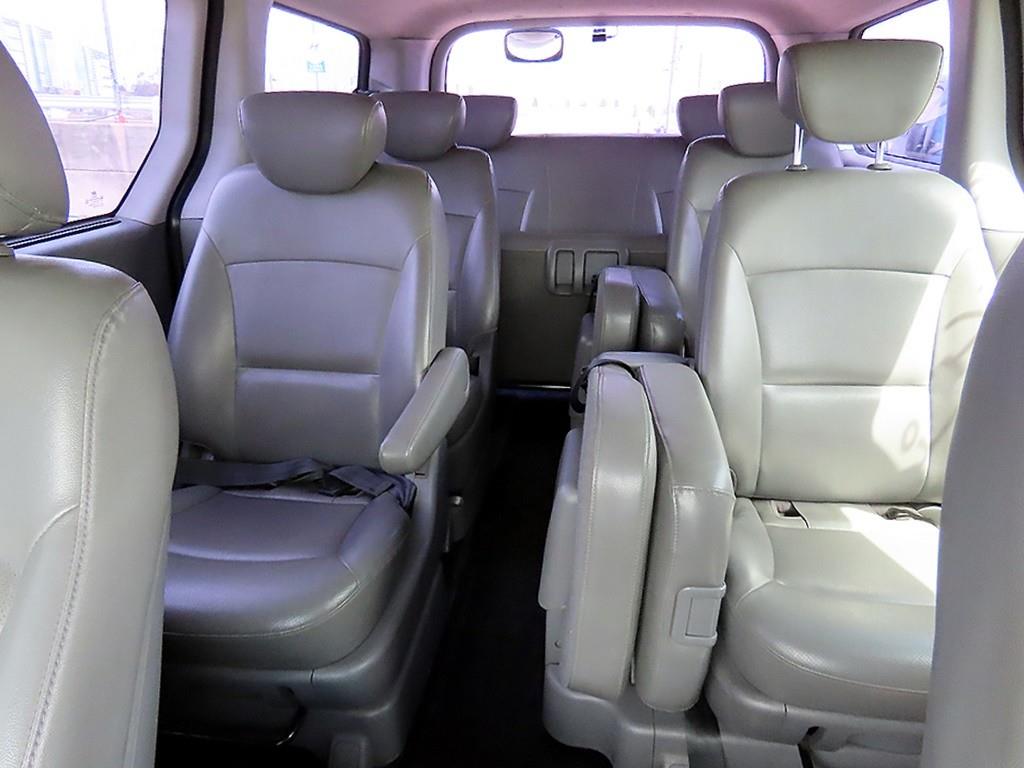 HYUNDAI Starex - Vista 7