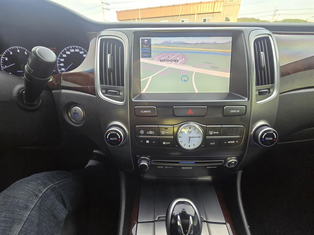 HYUNDAI Equus 2012 Negro - Importación desde Corea - HF Imports Iquique - Foto 18
