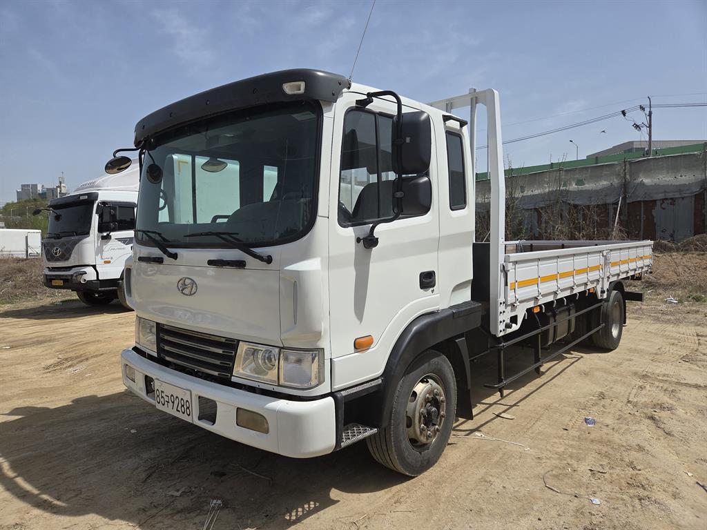 medium and large cargo Cargo 2011 Blanco - Importación desde Corea - HF Imports Iquique - Foto 1