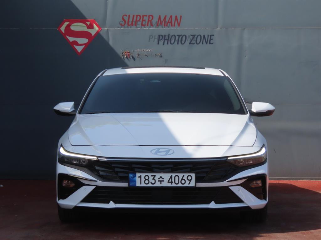 HYUNDAI Avante - Vista 3